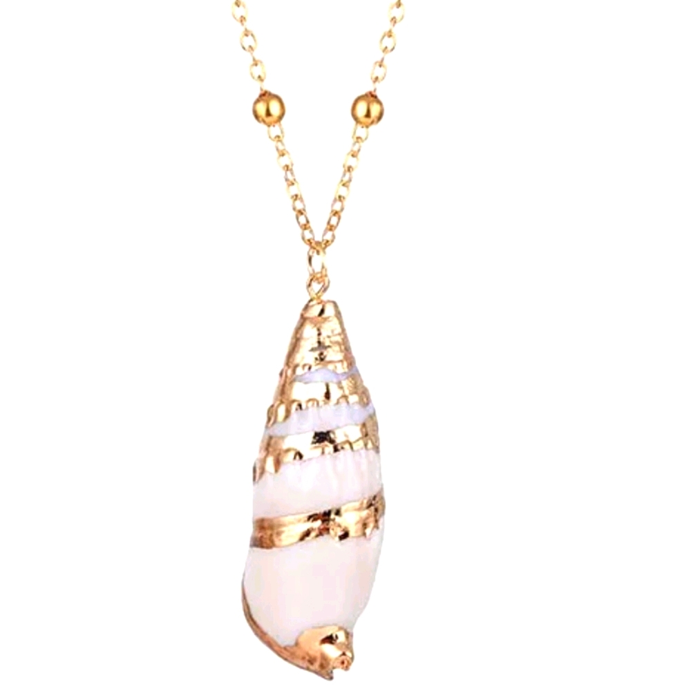 Bohemian Ladies Seashell Choker Necklace.